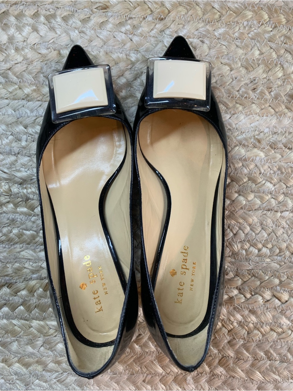 Kate Spade Black Patent Pointed Toe Low Heels with Cream Lucite-Like Accent - Picture 4 of 8